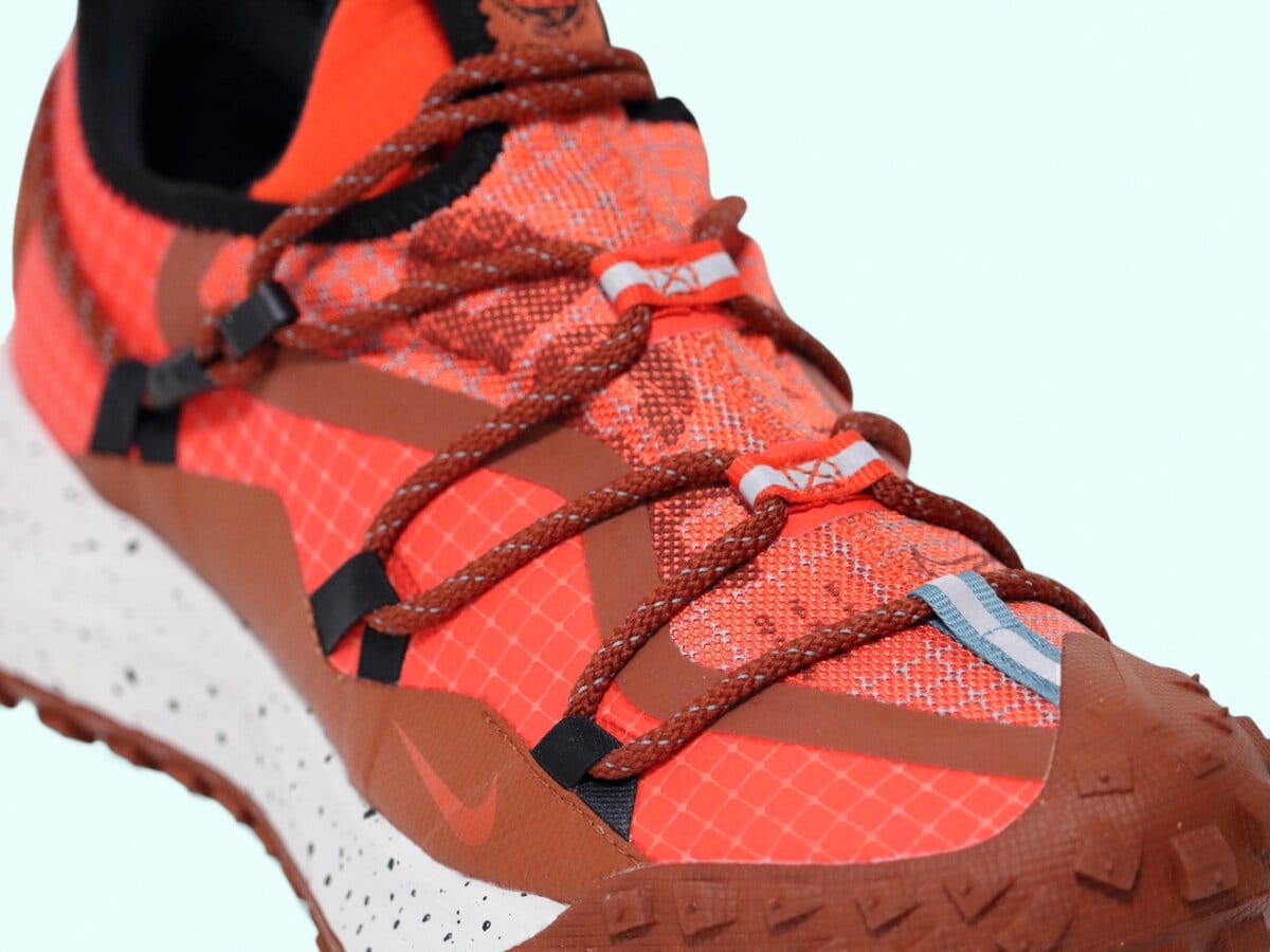 ナイキの「ACG マウンテン フライ ロー GTX」¥24,530