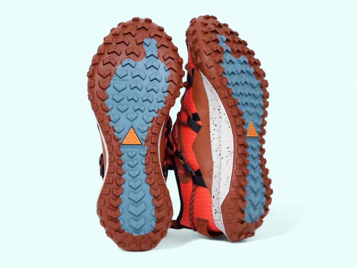 ナイキの「ACG マウンテン フライ ロー GTX」¥24,530