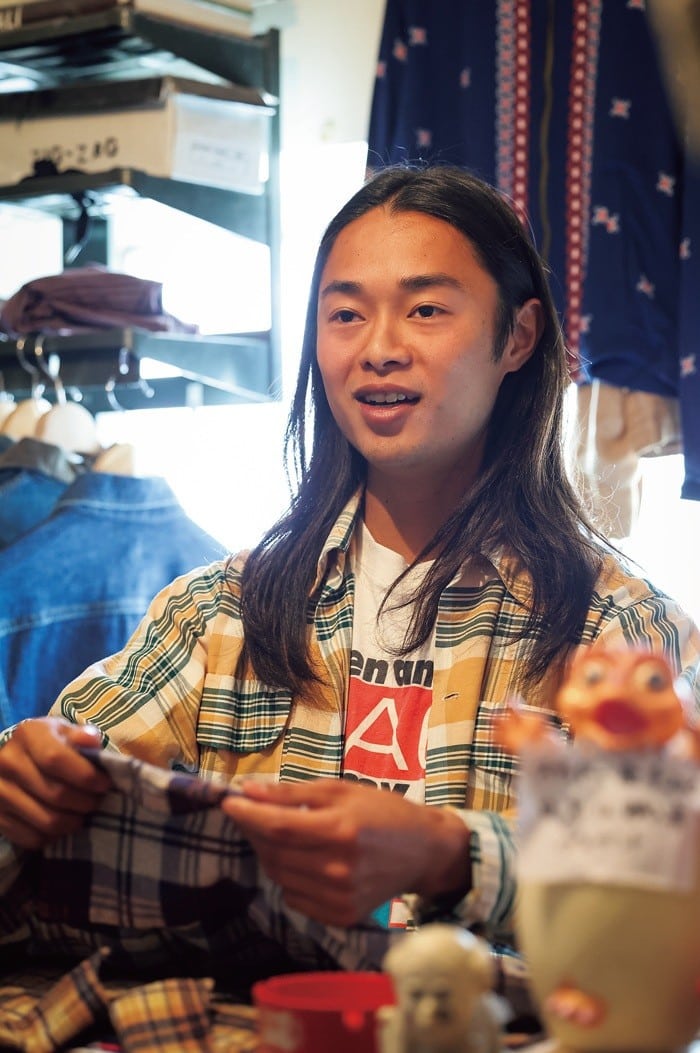 “名品”とするアイテムを教えてくれた、STEP AHEAD 原宿店店長の橋口友二さん