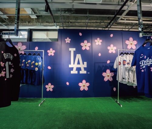 村上隆とMLBの限定コラボ（LAでの様子）