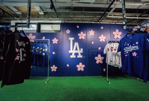 村上隆とMLBの限定コラボ（LAでの様子）