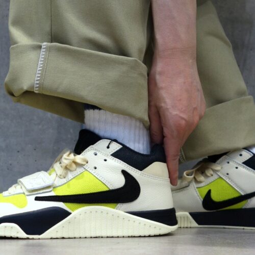 Travis Scott × Nike（トラヴィススコット × ナイキ）のジョーダン ジャンプマンジャック TR CJ1 T-Rexx 