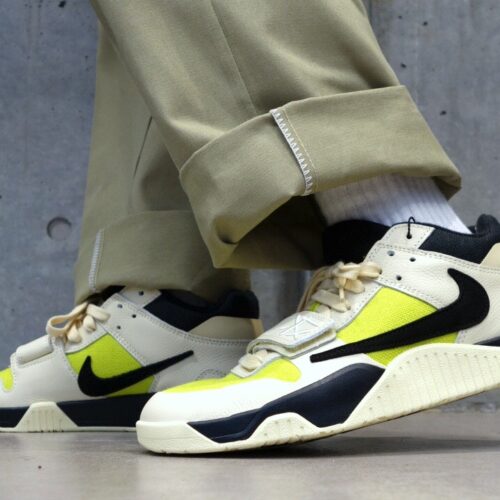 Travis Scott × Nike（トラヴィススコット × ナイキ）のジョーダン ジャンプマンジャック TR CJ1 T-Rexx 