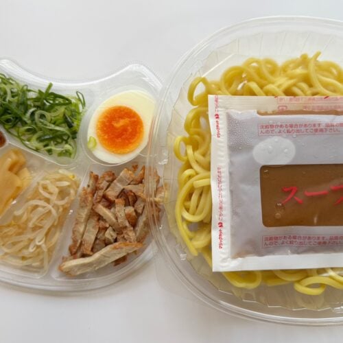 具材はねぎ・卵・刻みチャーシューにもやしといたってシンプル