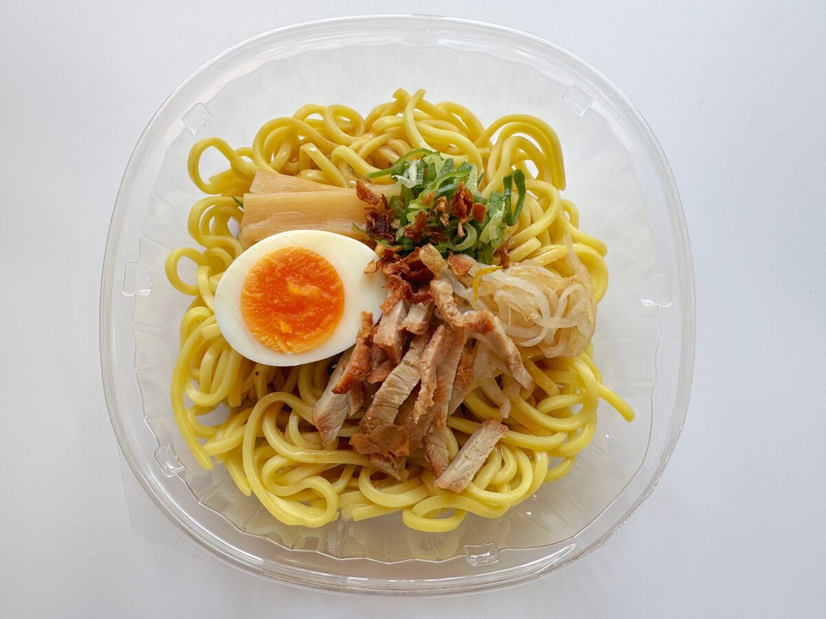 食べ応えのあるチャーシューをはじめとした具材、コシのある麺が三位一体となってあとひく美味しさ