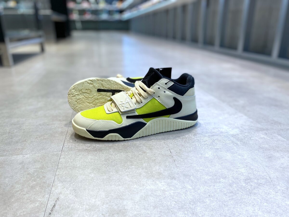 Travis Scott × Nike（トラヴィススコット × ナイキ）のジョーダン ジャンプマンジャック TR CJ1 T-Rexx "ブライトカクタス"