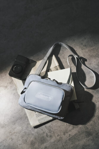smart2025年7月号 Coleman [コールマン] の
水に強い！
2層式ショルダーバッグ 