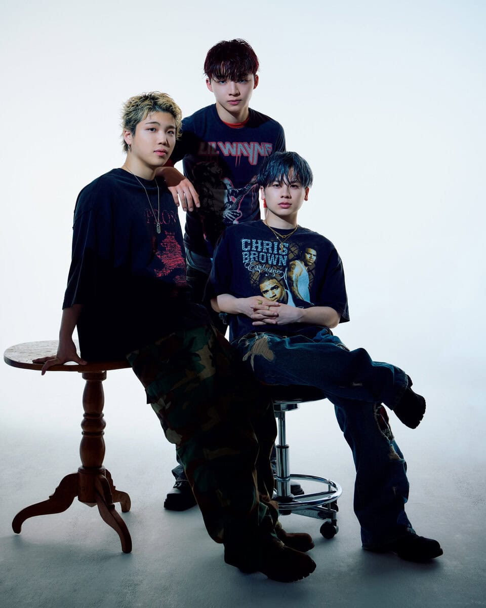 夏に向け、smart7月号でTシャツの着こなしを披露したBE:FIRSTのSHUNTO、RYUHEI、MANATO
