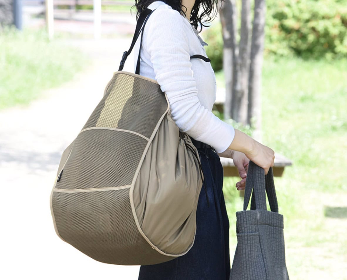 「え？荷物を収納できるハンモック？」座席の荷物をまるごと収納！ 車内に付けるハンモック型収納でカーライフがもっと快適に