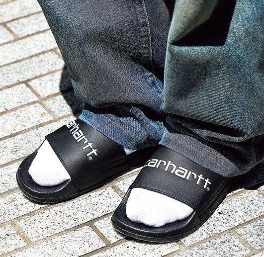 Carhartt WIP Store Shibuya Store Manager 吉田 海斗さん愛用のサンダルはカーハートWIPのCarhartt WIP シャワーサンダル