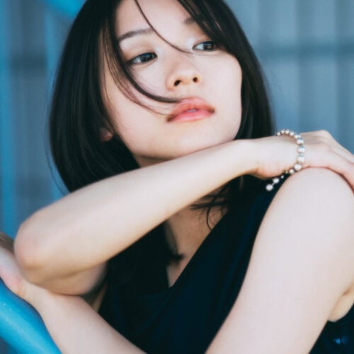 NHK朝の連続テレビ小説『あんぱん』でヒロイン・若松のぶ（今田美桜）の同僚である高知新報の女性記者・小田琴子を演じている鳴海 唯