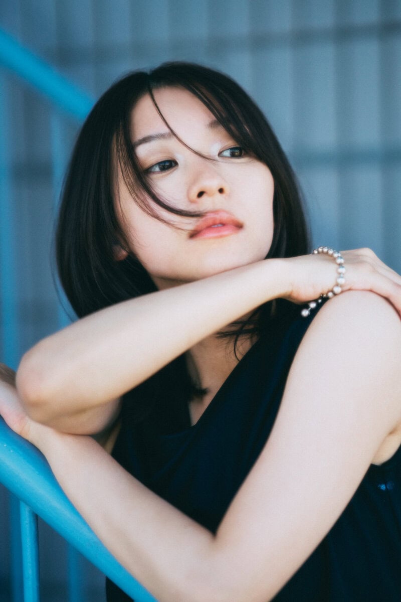NHK朝の連続テレビ小説『あんぱん』でヒロイン・若松のぶ（今田美桜）の同僚である高知新報の女性記者・小田琴子を演じている鳴海 唯