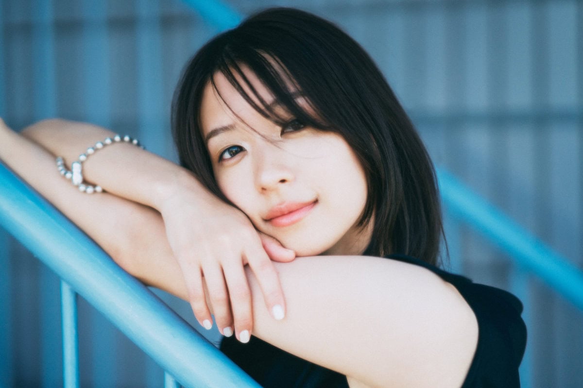 NHK朝の連続テレビ小説『あんぱん』でヒロイン・若松のぶ（今田美桜）の同僚である高知新報の女性記者・小田琴子を演じている鳴海 唯