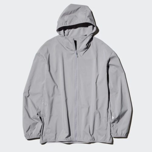 【ユニクロ】梅雨入り前にこれを買え！コスパ最強の高機能パーカ2点をスタイリストが徹底解説