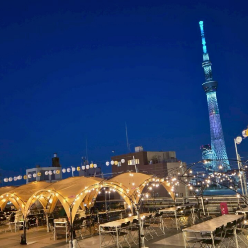 夕暮れからスカイツリーが店頭する夜にかけての＜18：00～20：00＞ごろがおすすめ