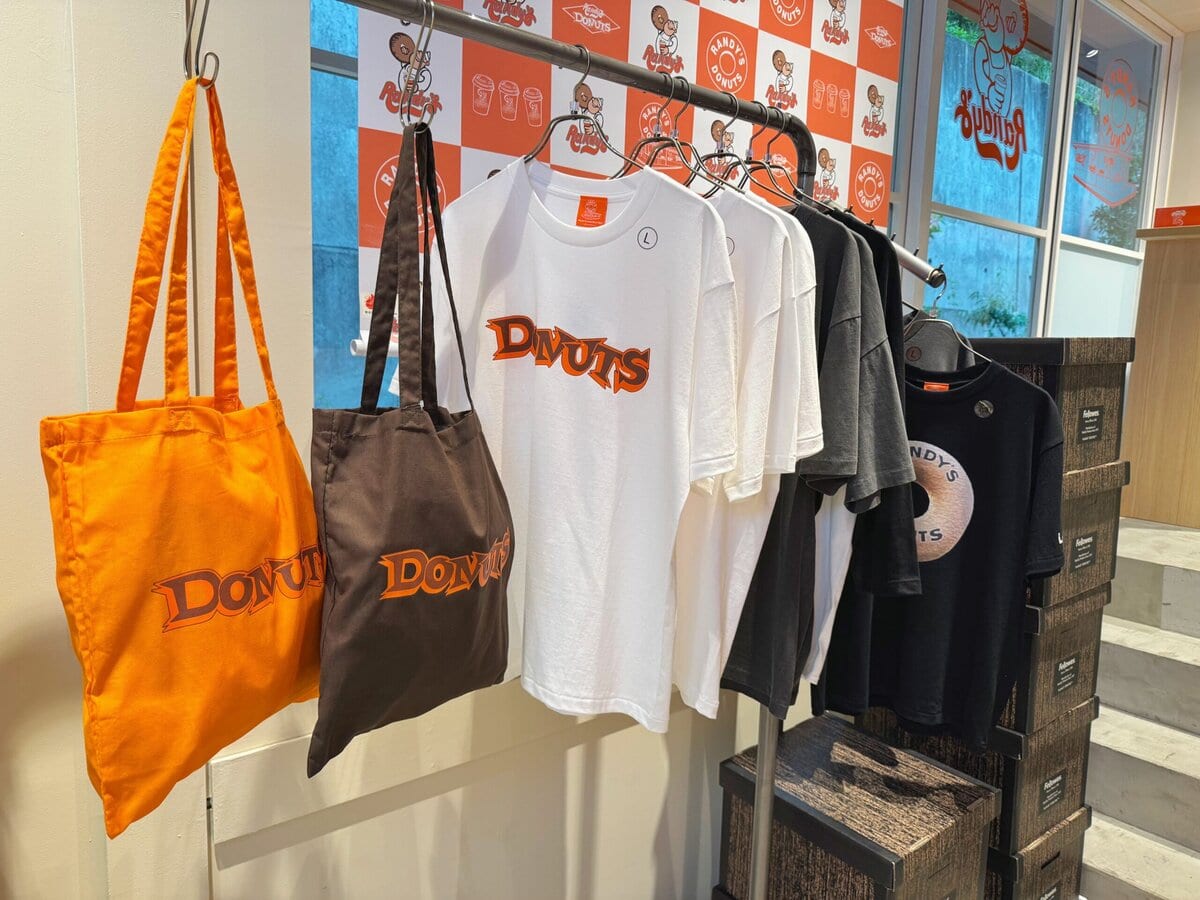 店内にはおしゃれなオリジナルグッズの展示・販売も