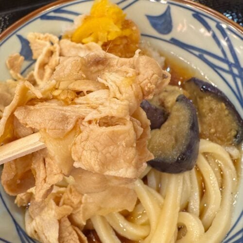 ひんやりと柔らかな豚しゃぶは、いくらでも食べられそうな程涼やかな味わい