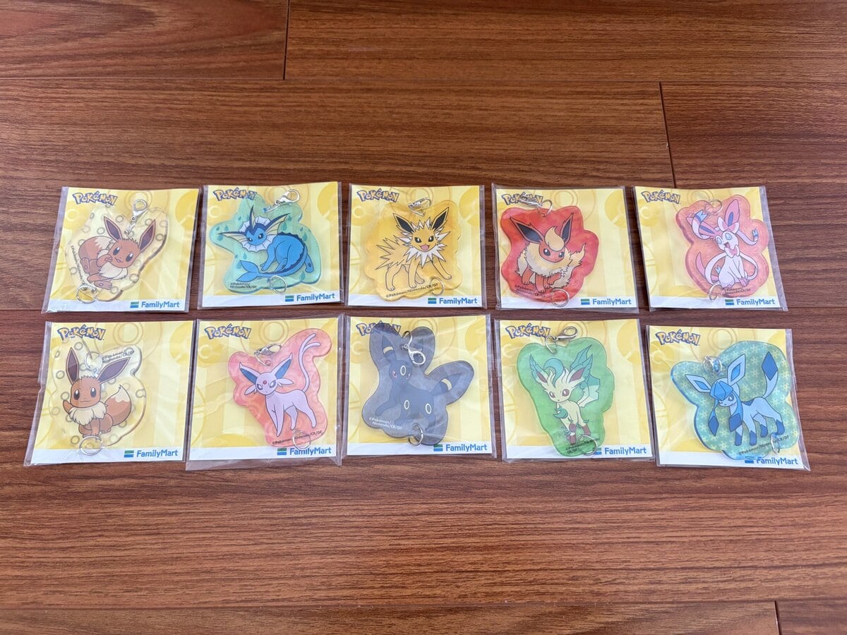 ファミリーマート×ポケモン　イーブイ＆進化形　アクリルキーホルダー