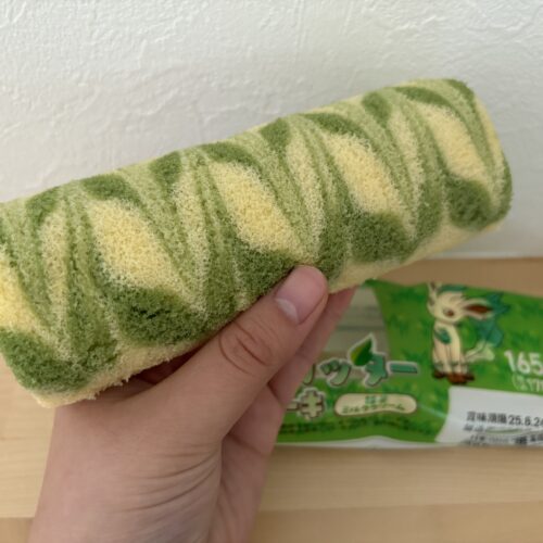 リーフィアのはっぱカッターロールケーキ（抹茶ミルククリーム）