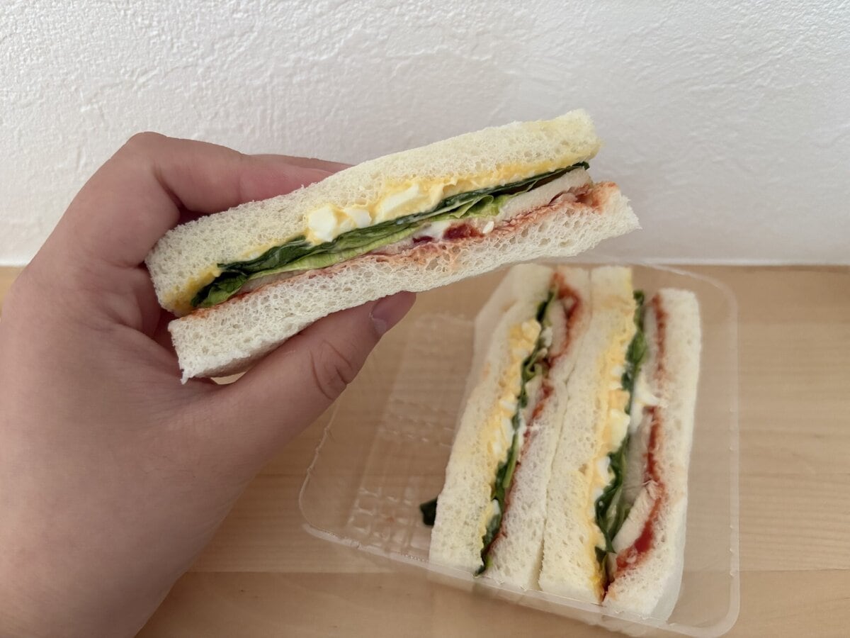 シャワーズ・サンダース・ブースターの彩りサラダチキンサンド