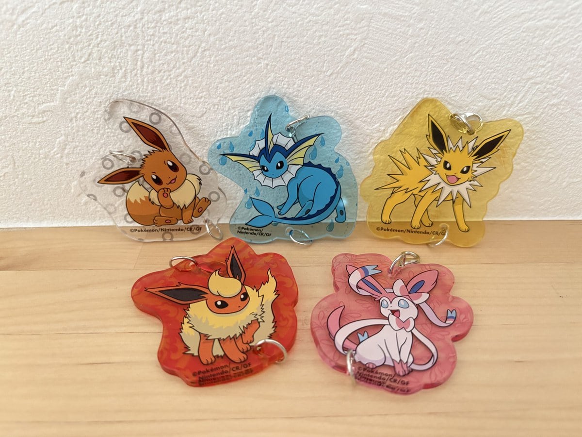 ファミリーマート×ポケモン　イーブイ＆進化形　アクリルキーホルダー