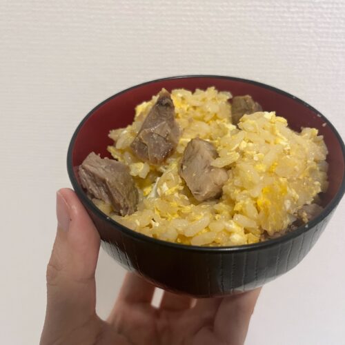 スープで分離した脂と細かくカットしたチャーシューを使った、「ラーメン二郎インスパイア系チャーハン」も作成