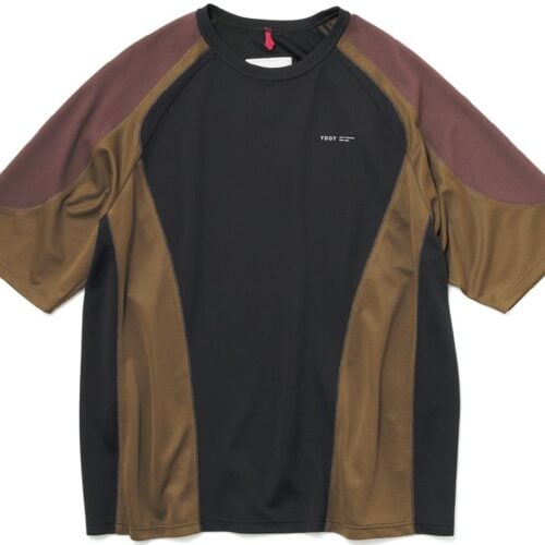 吸汗速乾性に優れたキュプラのニット素材のワイドットのTシャツ
