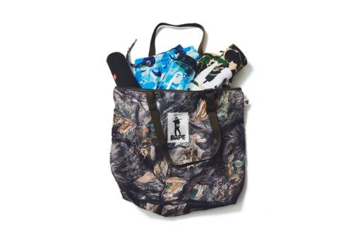 smart2025年8月・9月合併号 A BATHING APE®[ア ベイシング エイプ®]の
TREE EDGE CAMOデザイン
ビッグトートバッグ 