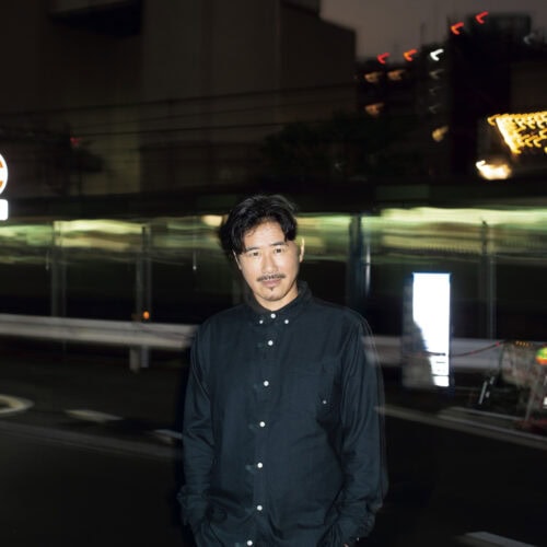 鈴木一真は20歳そこそこで海外でも活躍するトップモデルとなり、のちに本格派俳優へと転身。2015年には拠点をロサンゼルスに移し、現在も挑戦を続けている