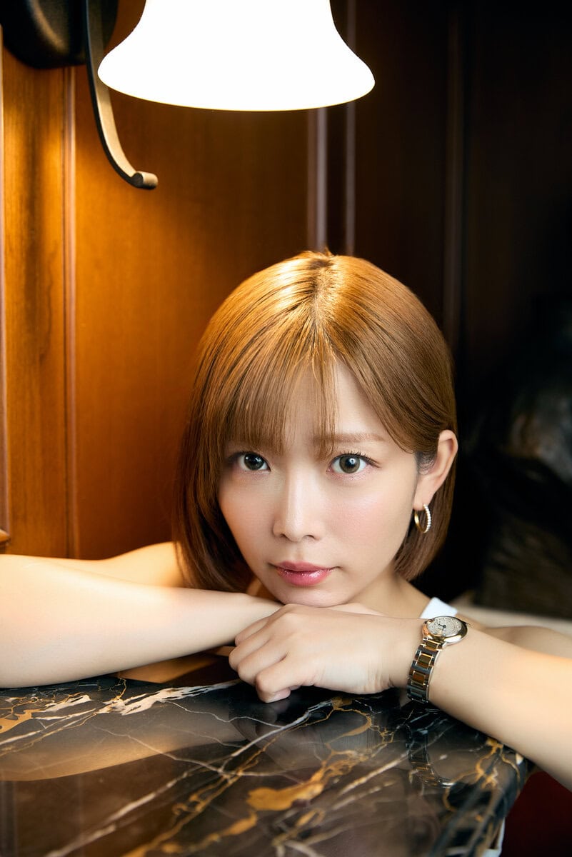 6年ぶりのエッセイ集『犬と厄年』を発表した紗倉まな