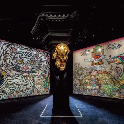 アメリカ・オハイオ州クリーブランドミュージアム で開催中の村上隆の個展「Takashi Mura kami: Stepping on the Tail of a Rainbow」