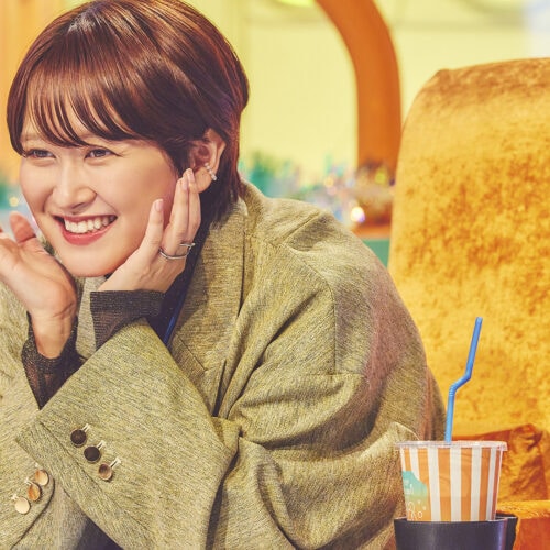 Prime Video『セフレと恋人の境界線』のスタジオMCを務めるラランド・サーヤ