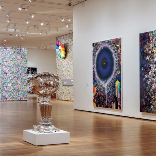 アメリカ・オハイオ州クリーブランドミュージアム で開催中の村上隆の個展「Takashi Mura kami: Stepping on the Tail of a Rainbow」