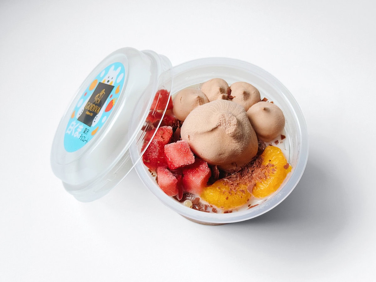 セブンイレブン限定 ゴディバ 白くま贅沢チョコレート