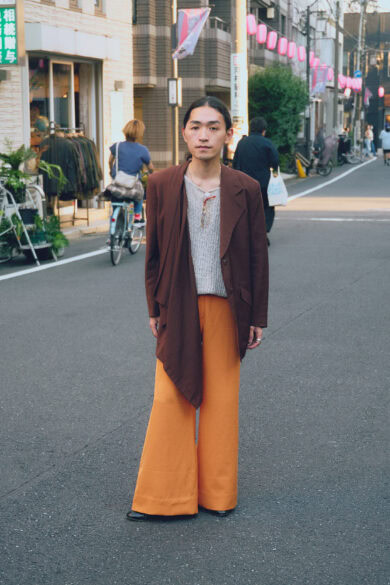 【スナップ】アシンメトリーなシルエット構築が生み出すジェンダーレスムード