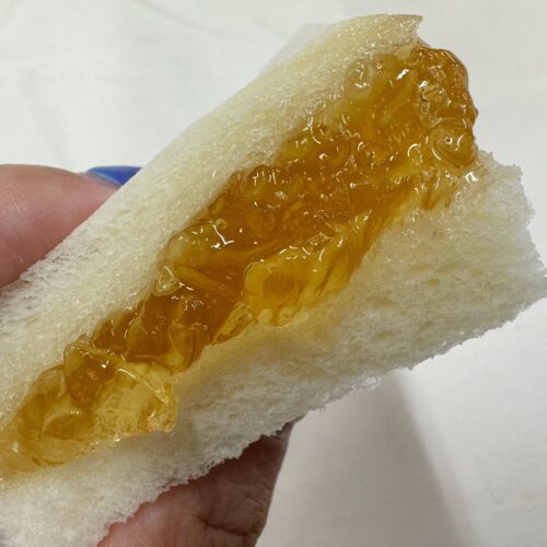 喉にグッとくるはちみつがこれでもかと浴びられるサンドイッチ