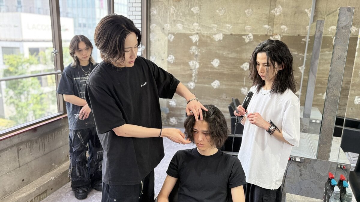 髪型キマらない問題、原因はシャンプーかも？ スカルプDの新作で“根元から変わる”ヘア革命！【人気美容師syn齋藤正太も太鼓判】