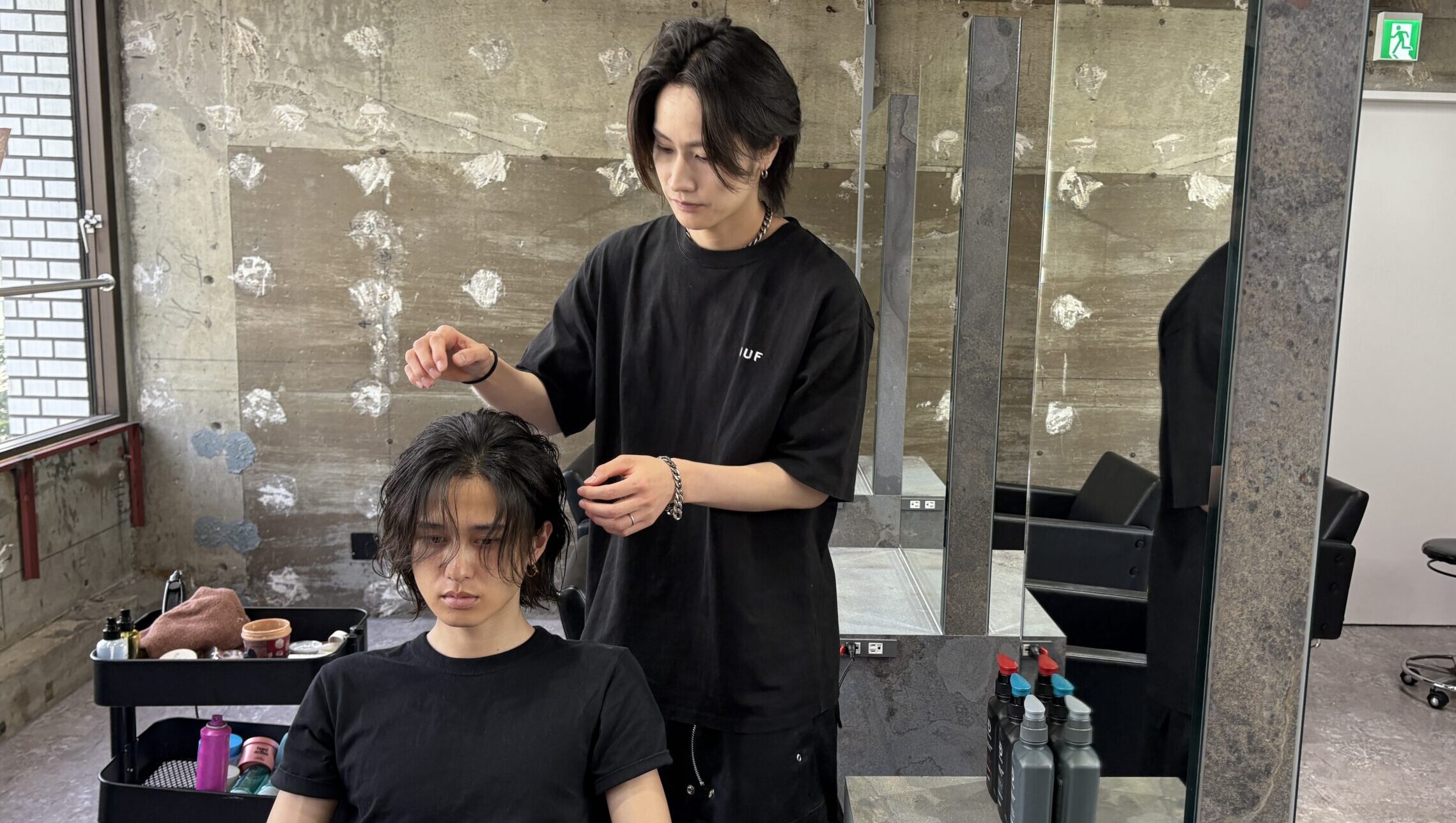 髪型キマらない問題、原因はシャンプーかも？ スカルプDの新作で“根元から変わる”ヘア革命！【人気美容師syn齋藤正太も太鼓判】
