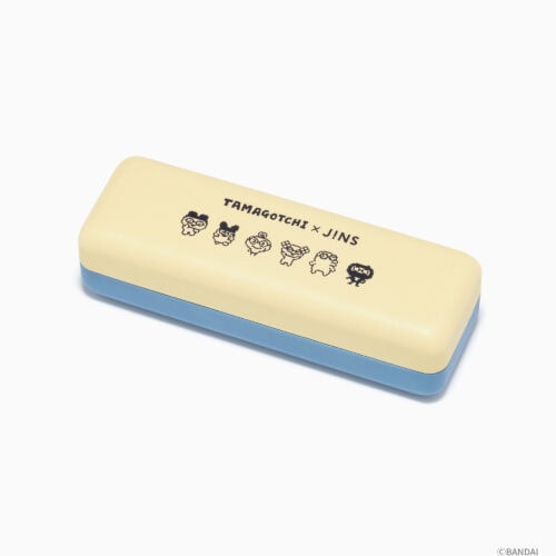 オリジナルセリートのほか、オリジナルメガネケースも付属する。