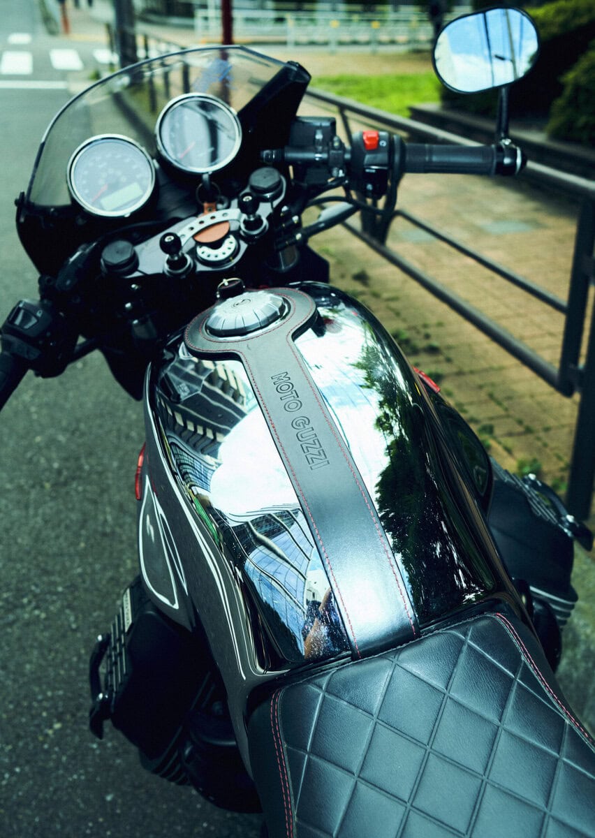 平嶋夏海さんの愛車はモト・グッツィ（MOTO GUZZI）の「V7 IIIレーサー」