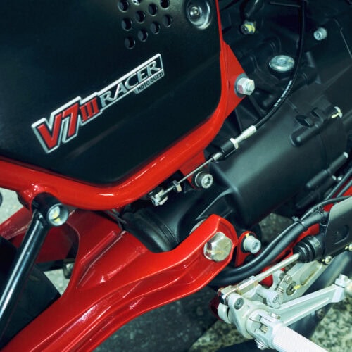 平嶋夏海さんの愛車はモト・グッツィ（MOTO GUZZI）の「V7 IIIレーサー」