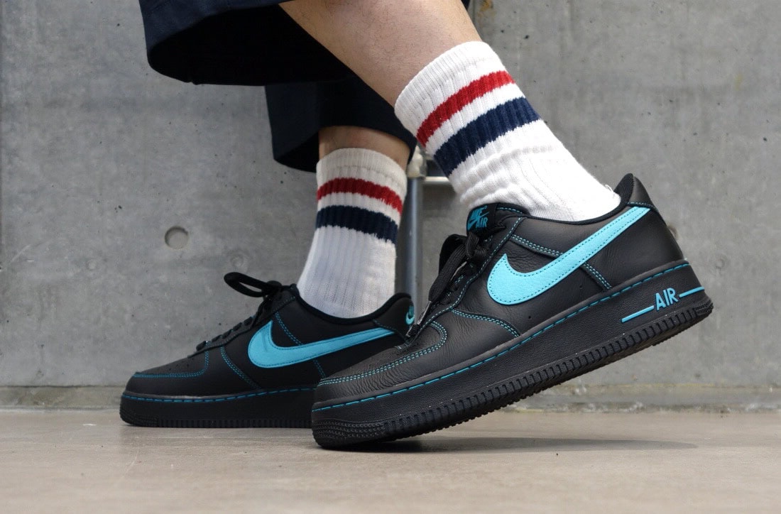 Nike（ナイキ）のエアフォース1 ロー "ブラックティファニー"