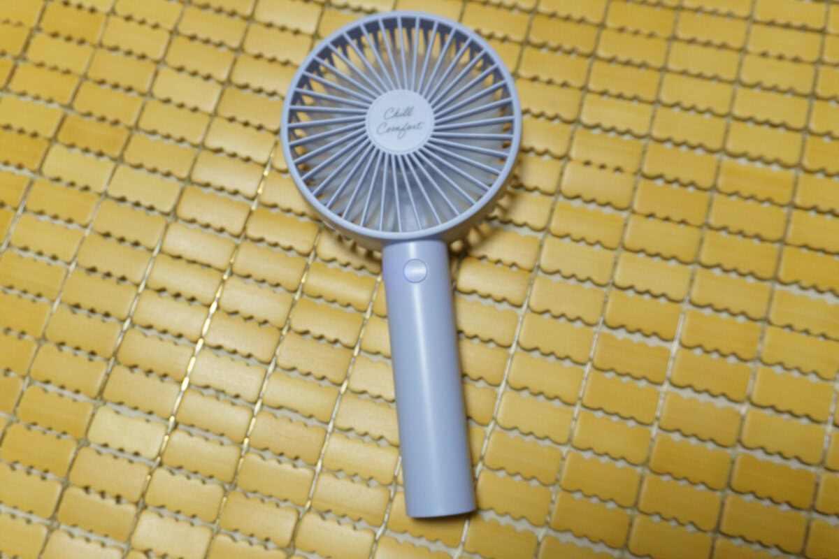 扇風機はUSB Type-Cで充電できるものを選びました。リチウムイオン電池を搭載しているため、通販などで買うときは販売元を確かめて買いましょう