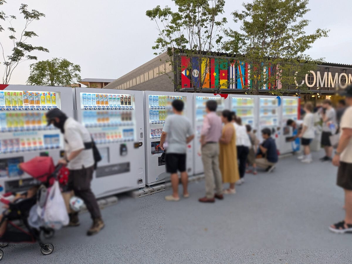トイレと自動販売機は大量にあります