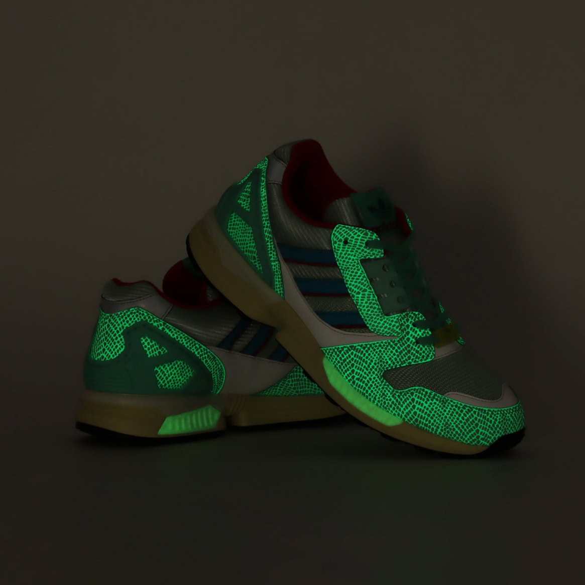 アディダス オリジナルスの「ZX 8000 アトモス」¥18,700