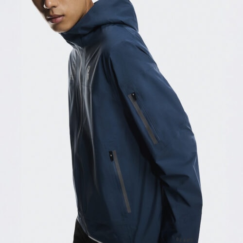 On × BEAMS × REI Co-op Trek Jacket ¥39,600