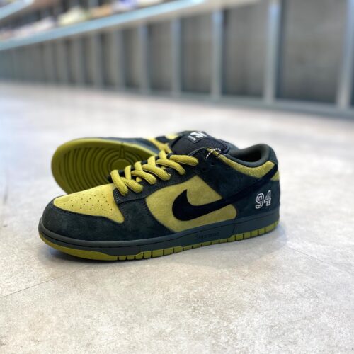 Supreme × Nike SB（シュプリーム × ナイキ SB）のダンク ロー 