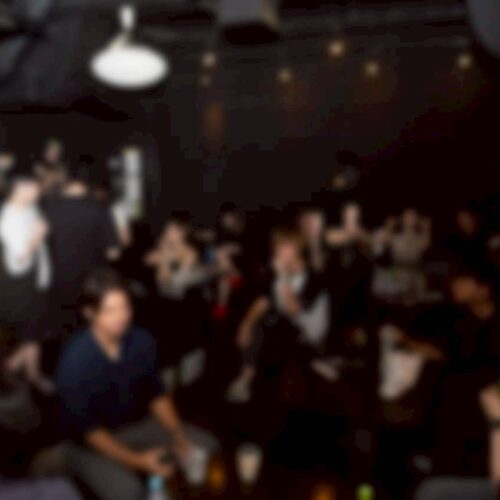 年齢層も幅広く、20代が多いようだが、30〜40代、50代以上に見える人もいる