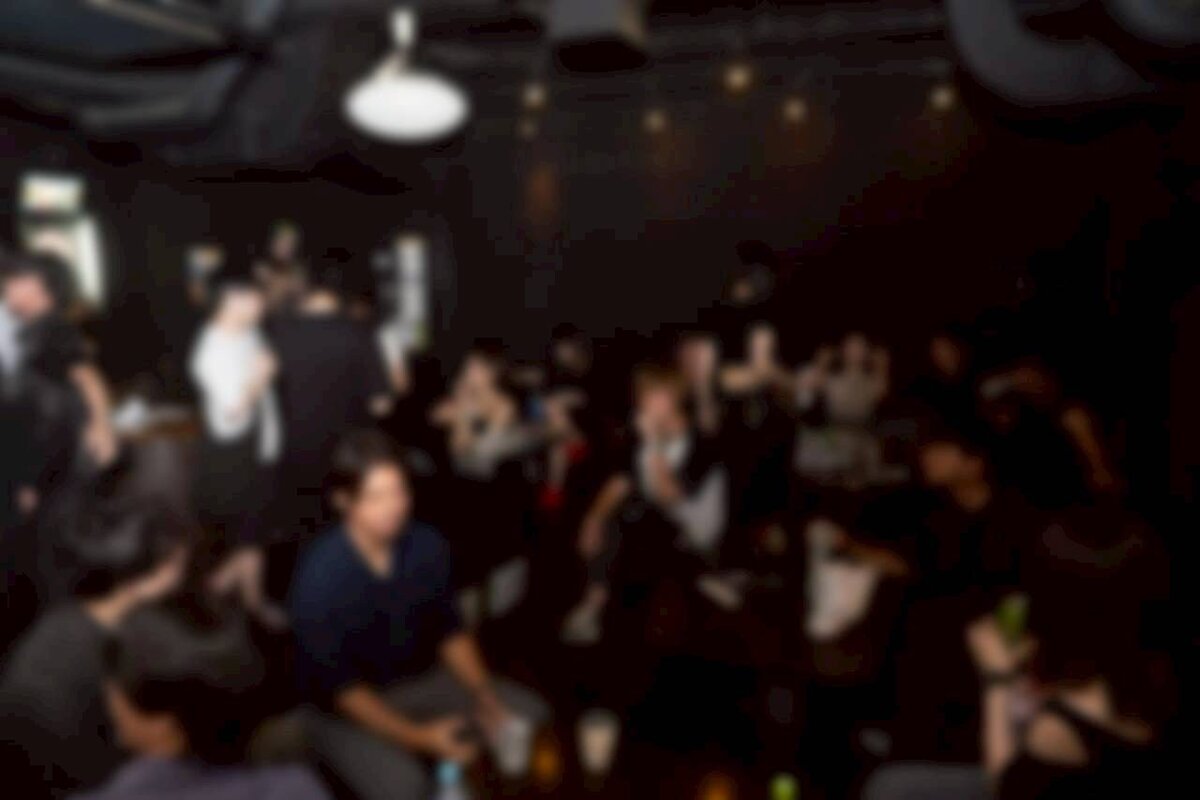 年齢層も幅広く、20代が多いようだが、30〜40代、50代以上に見える人もいる