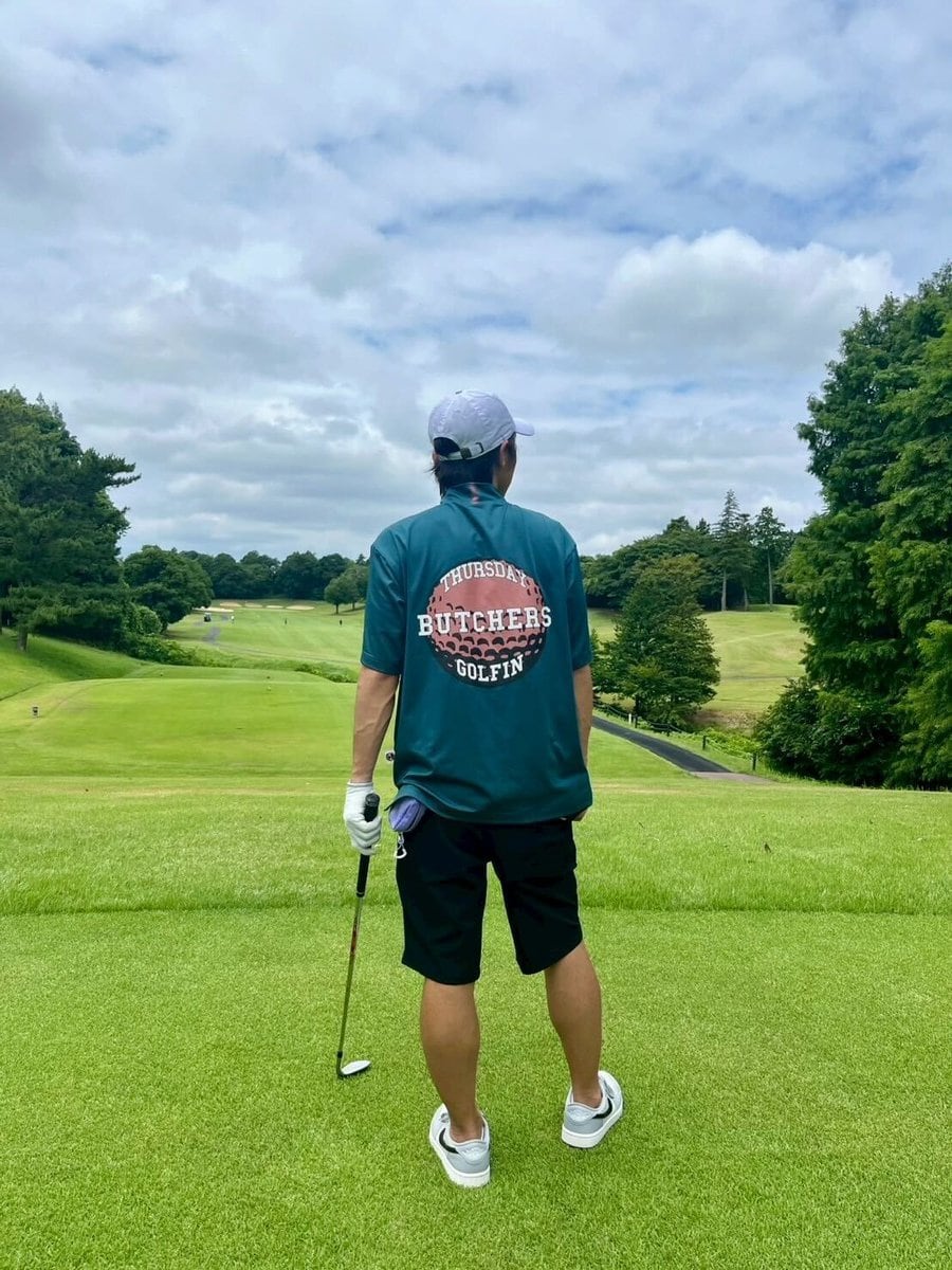 トップス：THURSDAY GOLFIN BUTCHERS
パンツ：GOLF FREAKS
シューズ：NIKE